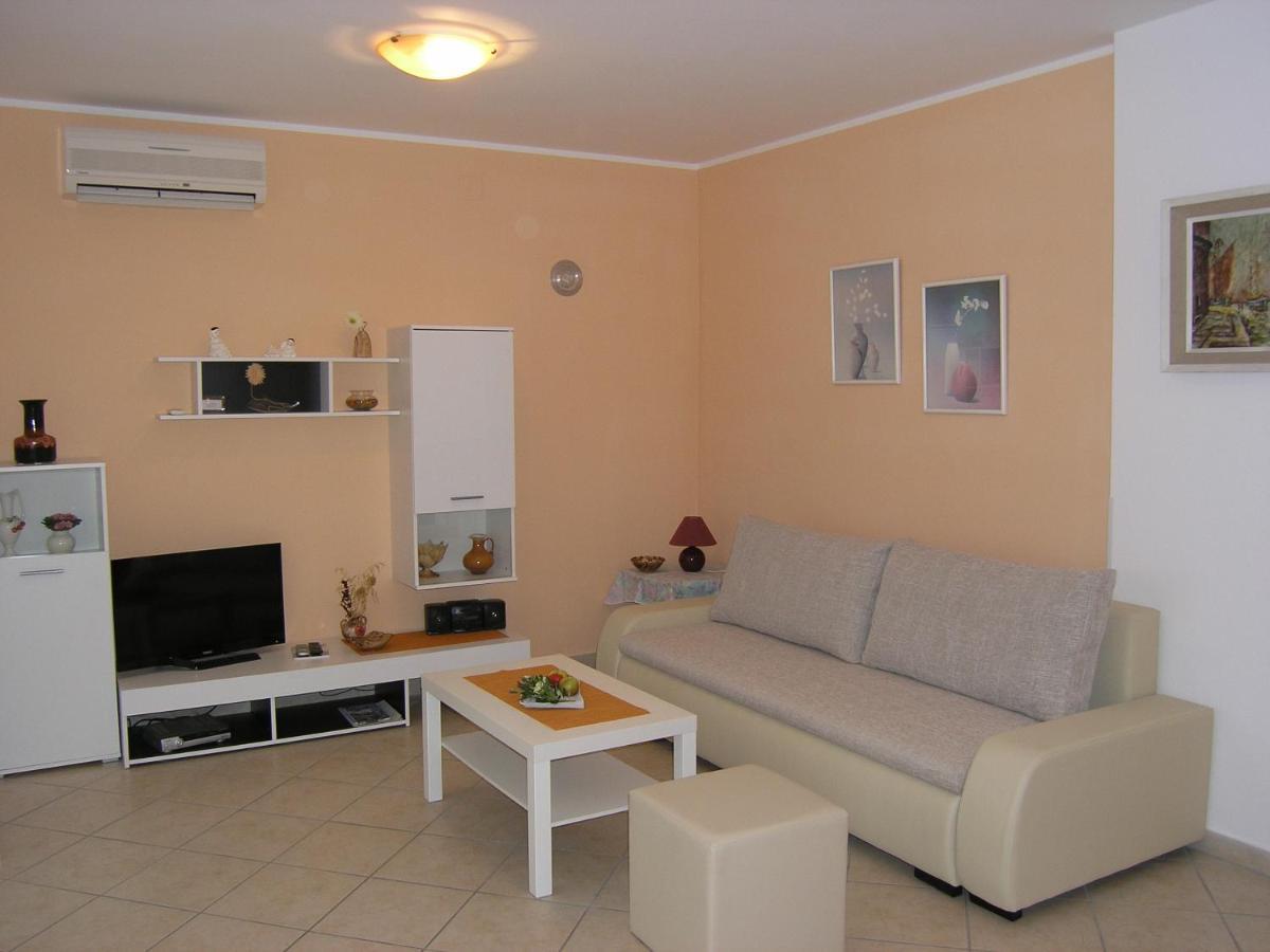 Apartments Biljana For Relaxing Holidays In Baska Extérieur photo